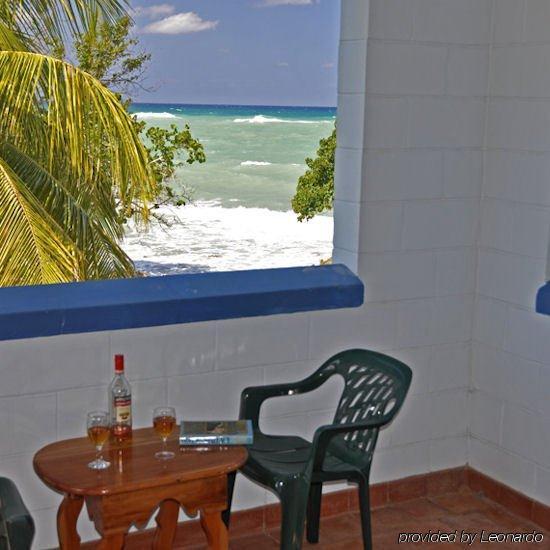 Carib Beach Apartments Negril Room photo