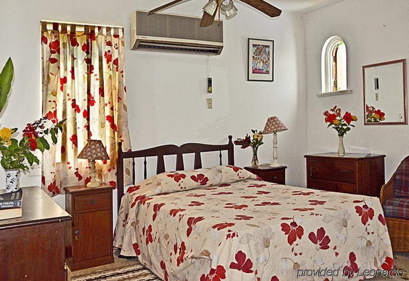 Carib Beach Apartments Negril Room photo