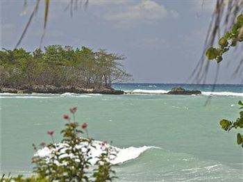 Carib Beach Apartments Negril Exterior photo